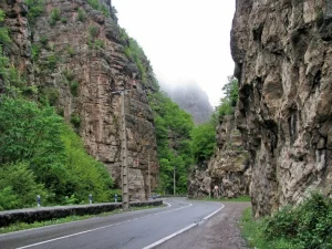 Chalus Road
