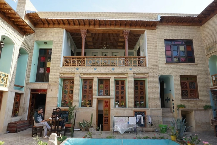 Sohrab Traditional Hostel in Shiraz